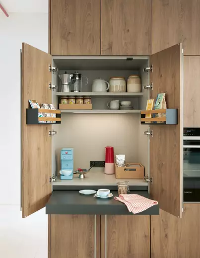 Kuchyňa Schuller MOE-K066_SGM-A127_Breakfastschrank_2025.webp